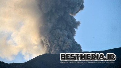 Erupsi Gunung Marapi: Lontaran Abu Hingga 1 Kilometer