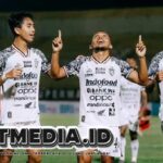 Liga 1: Bali United Hancurkan Persis, Raih Puncak Klasemen dengan Poin Penuh