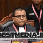 Hakim MK Berkelakar kepada Denny Indrayana: Apa Maksudnya?