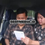 Insiden Viral Petugas Dishub Depok Tersangkut di Kaca Depan Mobil Pikap: Apa yang Terjadi Sebenarnya?