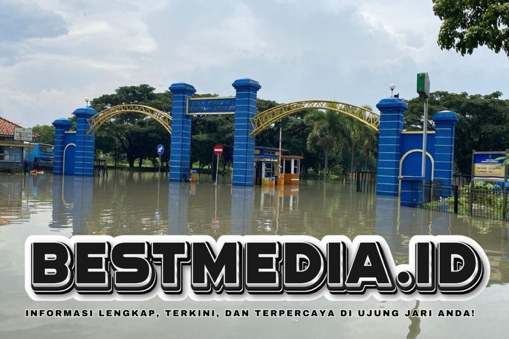 Pelayanan Dishub Bandung Terganggu, Banjir Tak Kunjung Surut